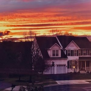 Meet your Posher, Maura